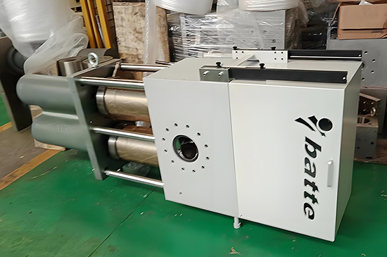 擠出機(jī)加換網(wǎng)器：保設(shè)備穩(wěn)生產(chǎn)省成本